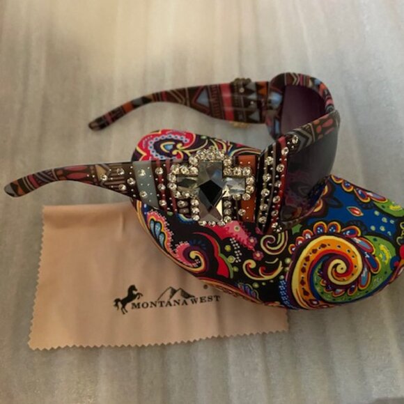Montana West cross sunglasses, cleaning cloth and Case - Picture 3 of 3